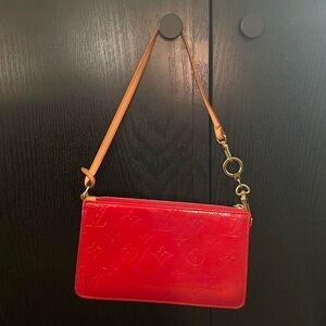 Authentic Louis Vuitton Monogram Lexington Pochette - Red Patent Leather 💋